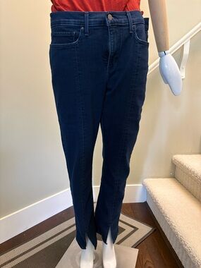 Levi's Women's Straight Leg 314 Shaping Jeans in Dark Blue Sz 33 w/Stretch NWOT